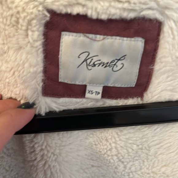 Rose coloured jacket. Faux fur lined. Rose gold zippers, cinch waist - Picture 3 of 8